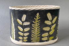 Oval-jardiniere-Foliage-hgt-11-cms